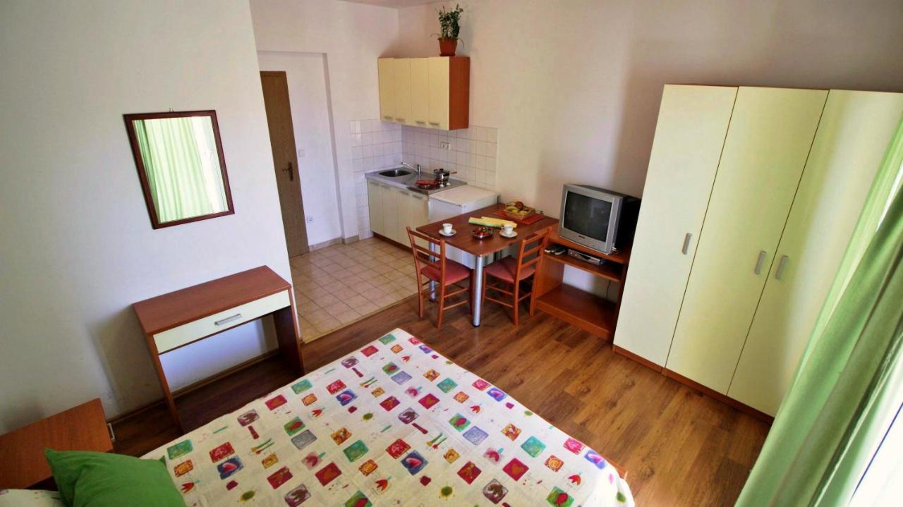 Apartments Marko Nemira Omiš Extérieur photo