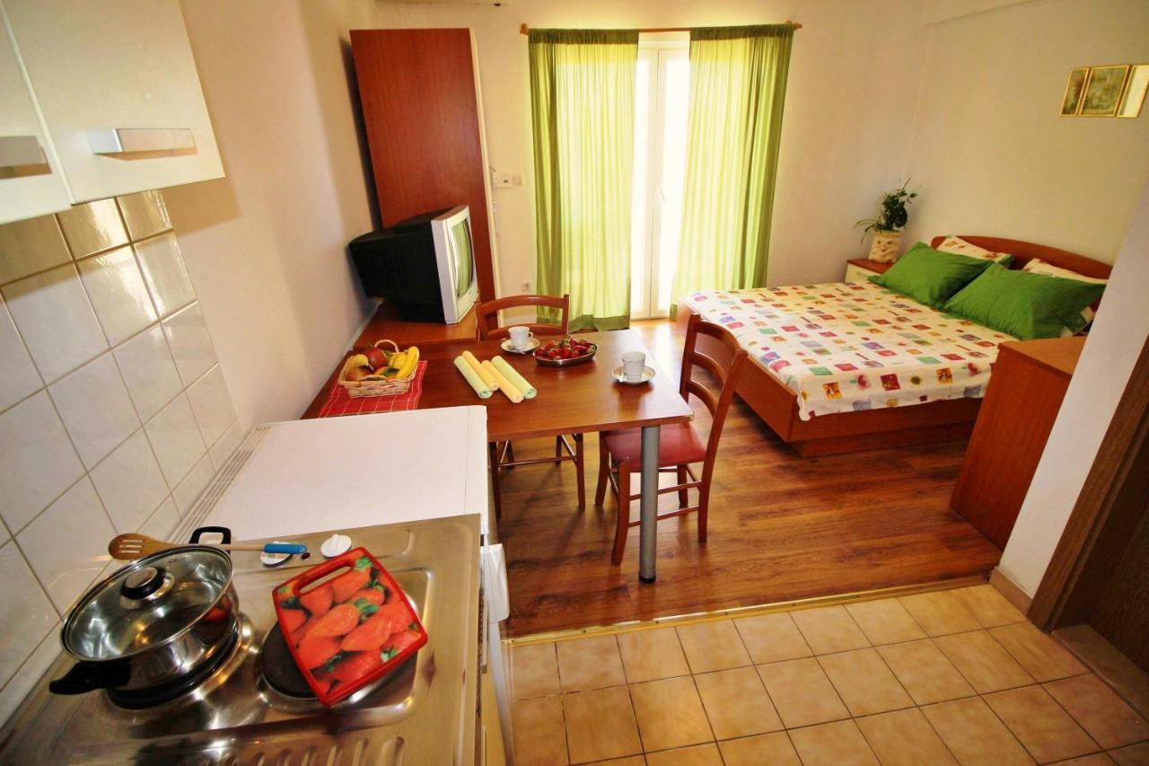 Apartments Marko Nemira Omiš Extérieur photo