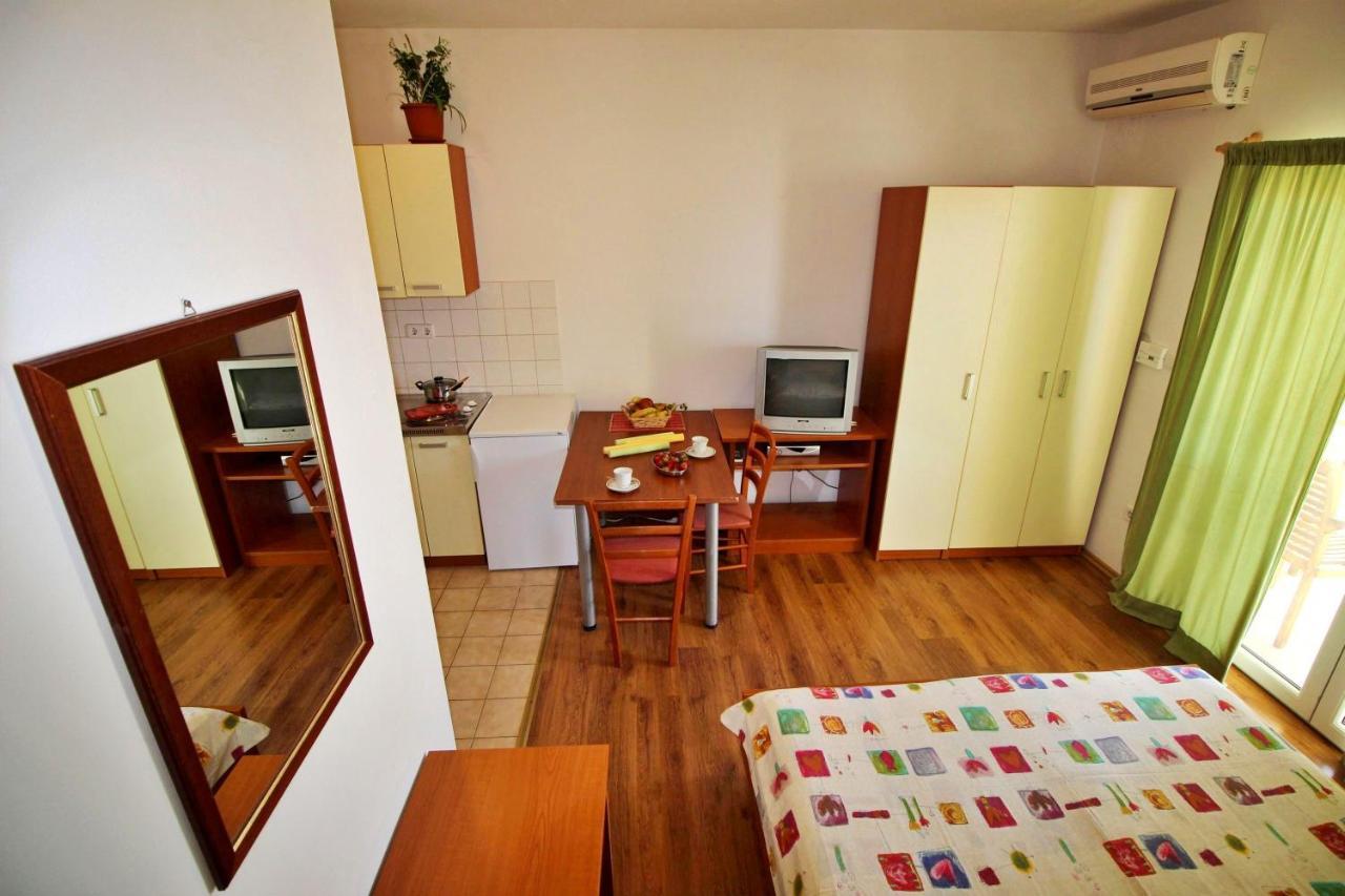 Apartments Marko Nemira Omiš Extérieur photo