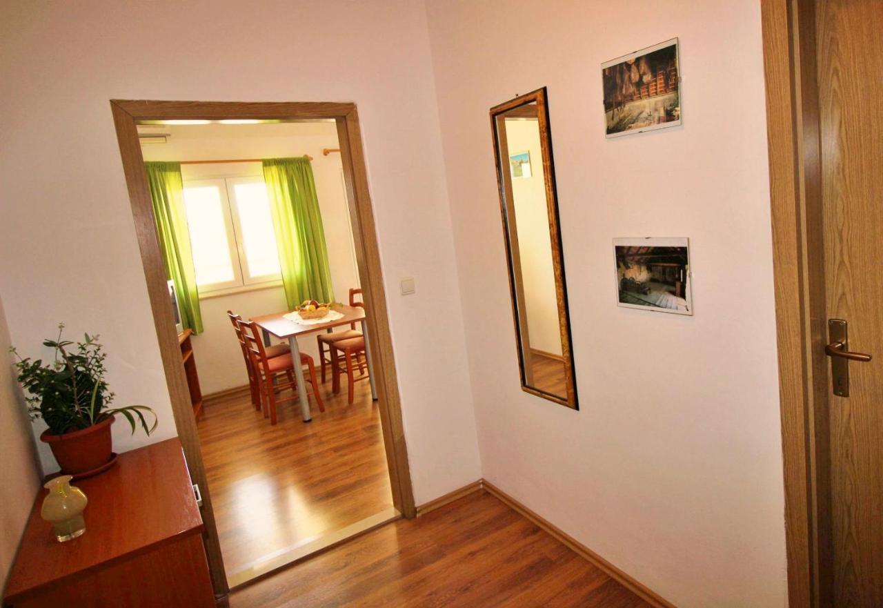 Apartments Marko Nemira Omiš Extérieur photo